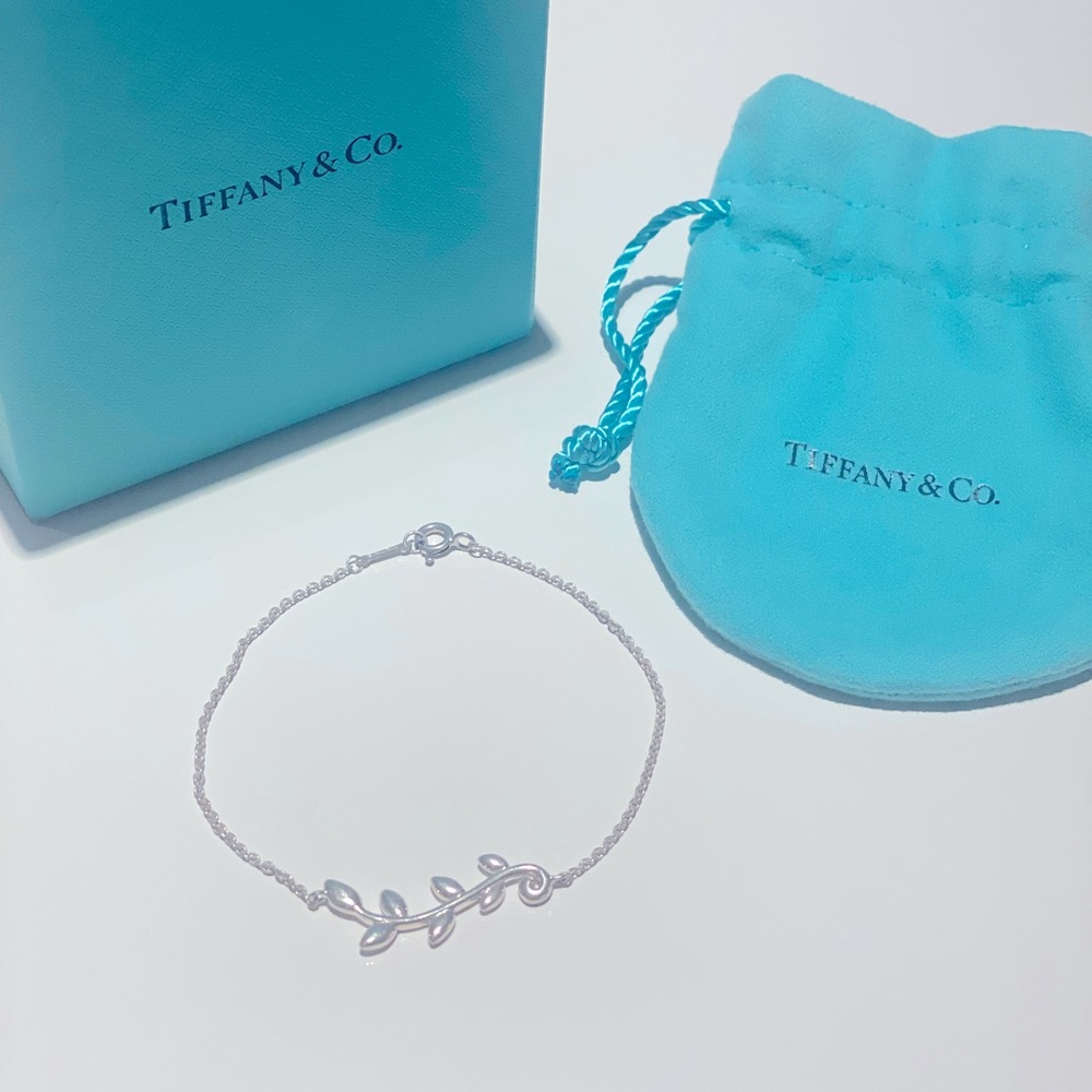 SOLD. Tiffany & Co - Paloma Picasso Olive Leaf Bracelet